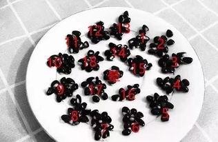 八月瓜吃瓜要吐籽,吐籽回味，尽享自然之韵