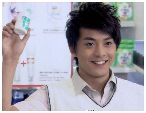 李佳航回应吃瓜,澄清事实，坚守初心