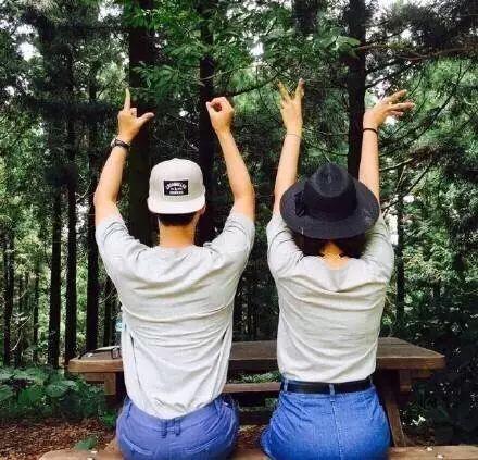 瓜哥吃瓜重庆情侣摄影,甜蜜瞬间，记录爱情故事