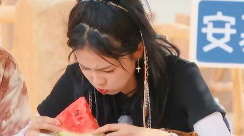 白鹿周深吃瓜,吃瓜群众热议不已